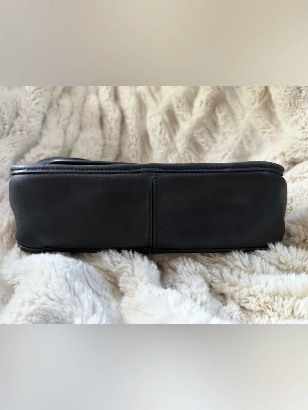 Vintage Coach Black City Crossbody/Shoulder Bag Black Leather